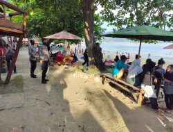 Berikan Keamanan, Anggota Personil Lakukan Patroli di Pantai Balad