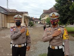 Sat Lantas Polres Sumbawa Barat Bagikan Masker & Leaflet Kamtibmas kepada Pemudik