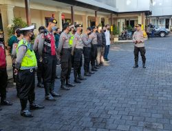 Kabag Ops Cek Kesiapan Personil Saat  Apel Serah Terima Fungsi
