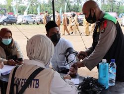 Polres Loteng  Gelar Vaksinasi  di Sirkuit Motor Cross Lantan