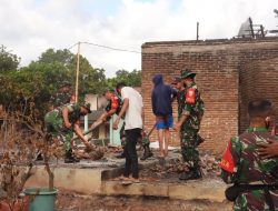 Sembari Memantau Kegitan Waisak Dandim 1606 Mataram Kawal Rehbilitasi Rumah Warga Mareje