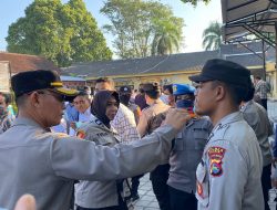 Wakapolresta Mataram Lakukan Pemeriksaan Sikap Tampang dan Surat Kelengkapan Diri Personel
