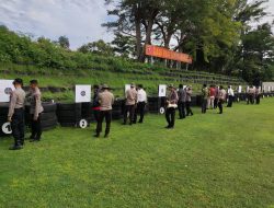 Tingkatkan Kemampuan Personil Polresta Mataram Gelar Latihan Menembak