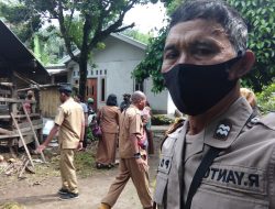 Jelang Idul Adha, Polsek Narmada Bersama PKM  Cek Kesehatan Hewan