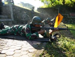 Anggota Korem 162/WB Tingkatkan Kemahiran Menembak di Lapangan Tembak Yonif 742/SWY 
