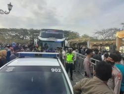 Polres Loteng  Kawal Kerangkatan Calon Jamaah Haji