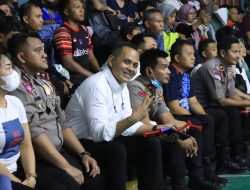 Suporter Tim PB, Polresta Mataram Meriahkan Semifinal Kapolda Cup Provinsi NTB