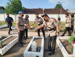 Wakapolda NTB Bersama Kapolresta Ziarah Makam Pahlawan  Majelok