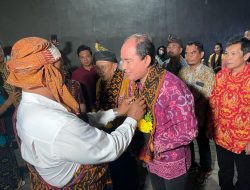 Kompak, Bupati dan Ketua DPRD Sumbawa hadiri HUT IKB Wuamesu