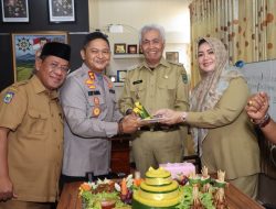 HUT Ke 76 Bhayangkara, Bupati Bima Beri Kejutan Kepada Kapolres Bima Kota