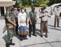 Danrem 162/WB Tinjau Posko Penyekatan PMK di Pelabuhan Kayangan