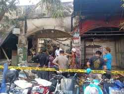 polresta Mataram Lakukan Evakuasi Kebakaran Pasar Pegesangan