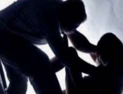 ups!, Bapak Bejat Tega Garap  Anak  Sendiri