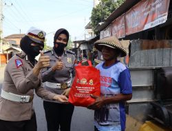 Meriahkan HUT Ke 74, Polwan Polda NTB Laksanakan Bakti Sosial