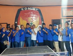 Dinyatakan 100 Persen Lulus Sipol, DPC Demokrat Sumbawa serahkan SK Kepengurusan ke KPU