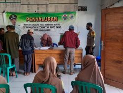 Bhabinkamtibmas Mantar Pantau Penyaluran BLT