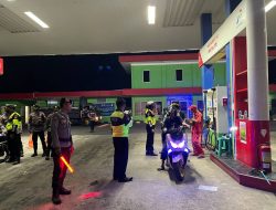Polres Sumbawa Patroli SPBU Saat Kenaikan BBM