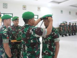 Danyonif Pimpin Upacara Serah Terima Jabatan dan Tradisi Pelepasan Prajurit Yonif 742/SWY Pindah Satuan