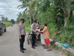 Penyesuaian Harga BBM, “Polsek Medang Deras Bagikan Bansos