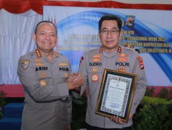 Kabaharkam Polri Beri Penghargaan Terhadap Kapolda NTB