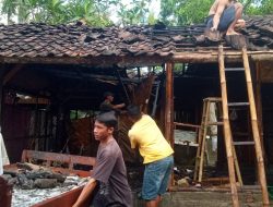 Akibat  Tabung  Gas  Bocor Sebuah Rumah Terbakar