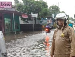 Personil Polsek Gunungsari Siaga Antisipasi Banjir