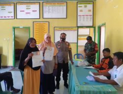 Bhabinkamtibmas Pemasar Dampingi Penyaluran BLT BBM