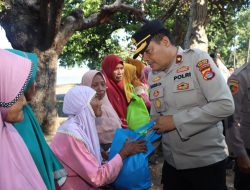 Kapolres Bima Kota Beri Bantuan Langsung Ke Warga