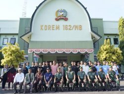 Danrem 162/WB lepas Ponpes Islahul Muslimin menuju turnamen Piala KSAD liga Santri Nasional 2022