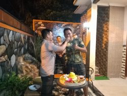 Polsek Sandubaya Beri Kejutan Pada Danramil di HUT Ke 77 TNI