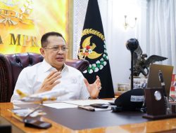 Ketua MPR Dampingi Menko Perekonomian Serahkan Bantuan Mobil Listrik