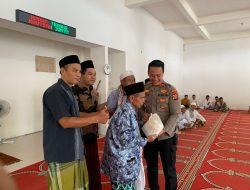 Polres Loteng Berikan Bansos di Momentum Maulid