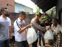 Perduli Warga TNI_Polri dan Media Bersinegi Bagikan Bansos