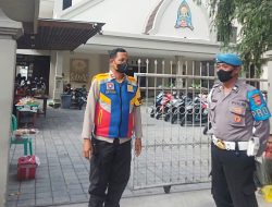 Polsek Mataram Lakukan Pengamanan Di Gereja Saat ibadah