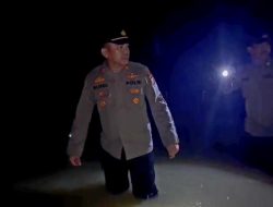 Kapolsek Lima Puluh AKP Rusdi Tinjau Titik Lokasi Banjir
