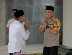 Kapolresta Silatirahmi Ke Masjid Nurul Yakin  Kebunsari Ampenan