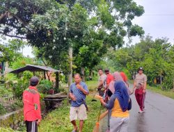 Bhabinkamtibmas Bugis Lakukan Gotong Royong Bersama Warga