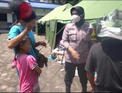 Polwan ini Tetap Bertugas Layani Masyarakat Meski Rumahnya Rusak