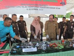 Wabup, Ketua DPRD, Kajari Sumbawa Musnahkan BB Bernilai Milyaran