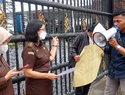 Mahasiswa Desak Kejatisu Periksa Kadis Pertanian Dan Perkebunan Batubara
