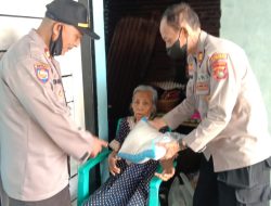 Sat Binmas Polresta Mataram Bersama BKTM Bagikan Semabko