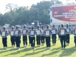 Polda NTB Berikan Penghargaan ke 32 Anggota dan 16 Orang PTDH