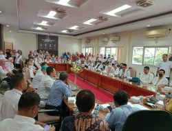 Datangi Dewan, Puluhan Dokter dan Perawat RSUD Sumbawa Minta Dirut Dievaluasi