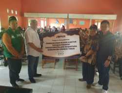 Rachmat Hidayat Sumbang 352 jt  untuk STIT Palapa Nusantara