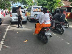 Sambut Hari Raya Galungan Polsek Mataram Berikan Pengamanan