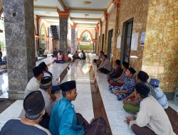 kapolsek pujut Bersama Anggota Laksanakan giat jum’at curhat