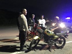 Polsek Alas Patroli Blue Light Antisipasi Kenakalan Remaja