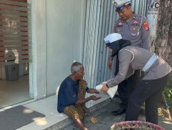 Sat Lantas Polres Sumbawa Laksankan  Giat Bakti Sosial