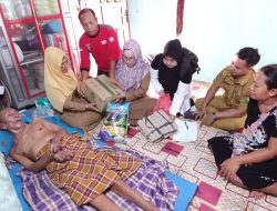 Dinsos Sumbawa Salurkan Bantuan untuk Warga yang Sakit