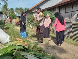 Bhabinkamtibmas Dasan Anyar Gotong Royong Bersama Warganya